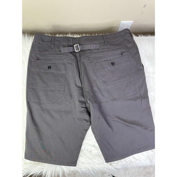 2 Pairs Gramercy Men’s Shorts 2 Different Styles New Size 36 - Picture 4 of 6